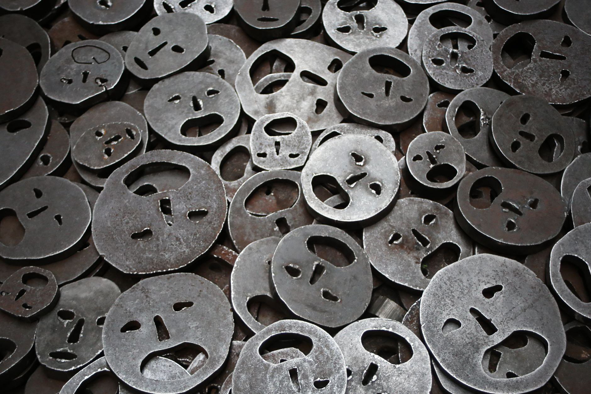 Gia công long đền phẳng giúp giá treo quần áo chắc chắn